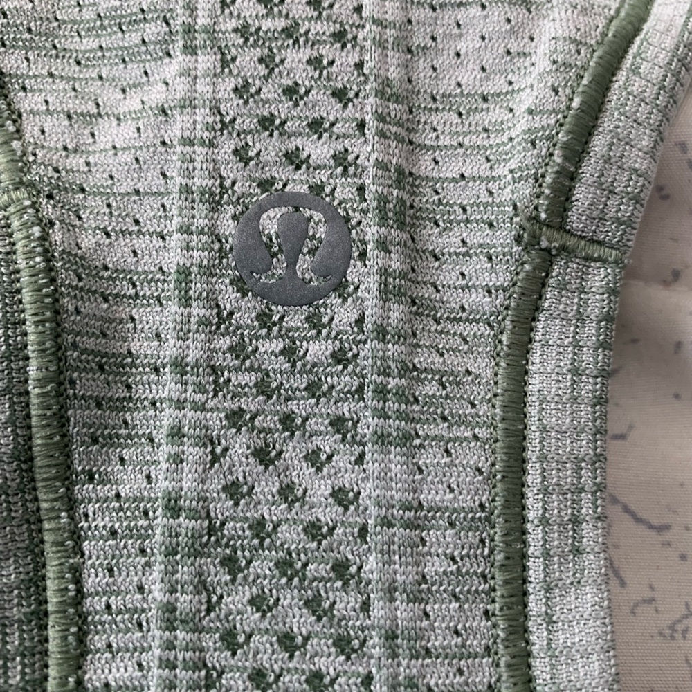 Lululemon Athletica Swiftly Tank Top size 6 EUC - Picture 6 of 8